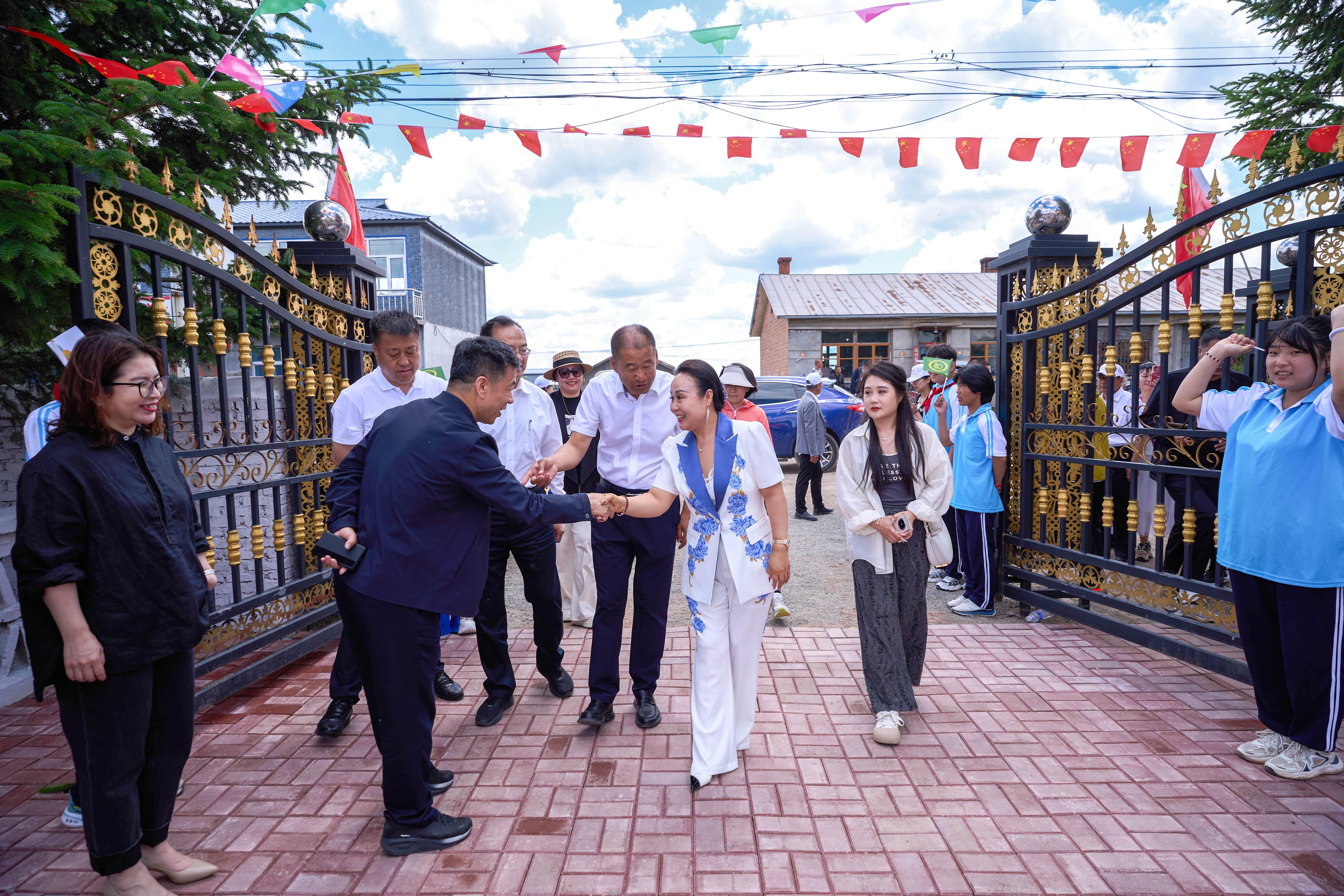 第254所 黑龙江巴彦县黑山镇民乐村完美平台侯玉霞学校