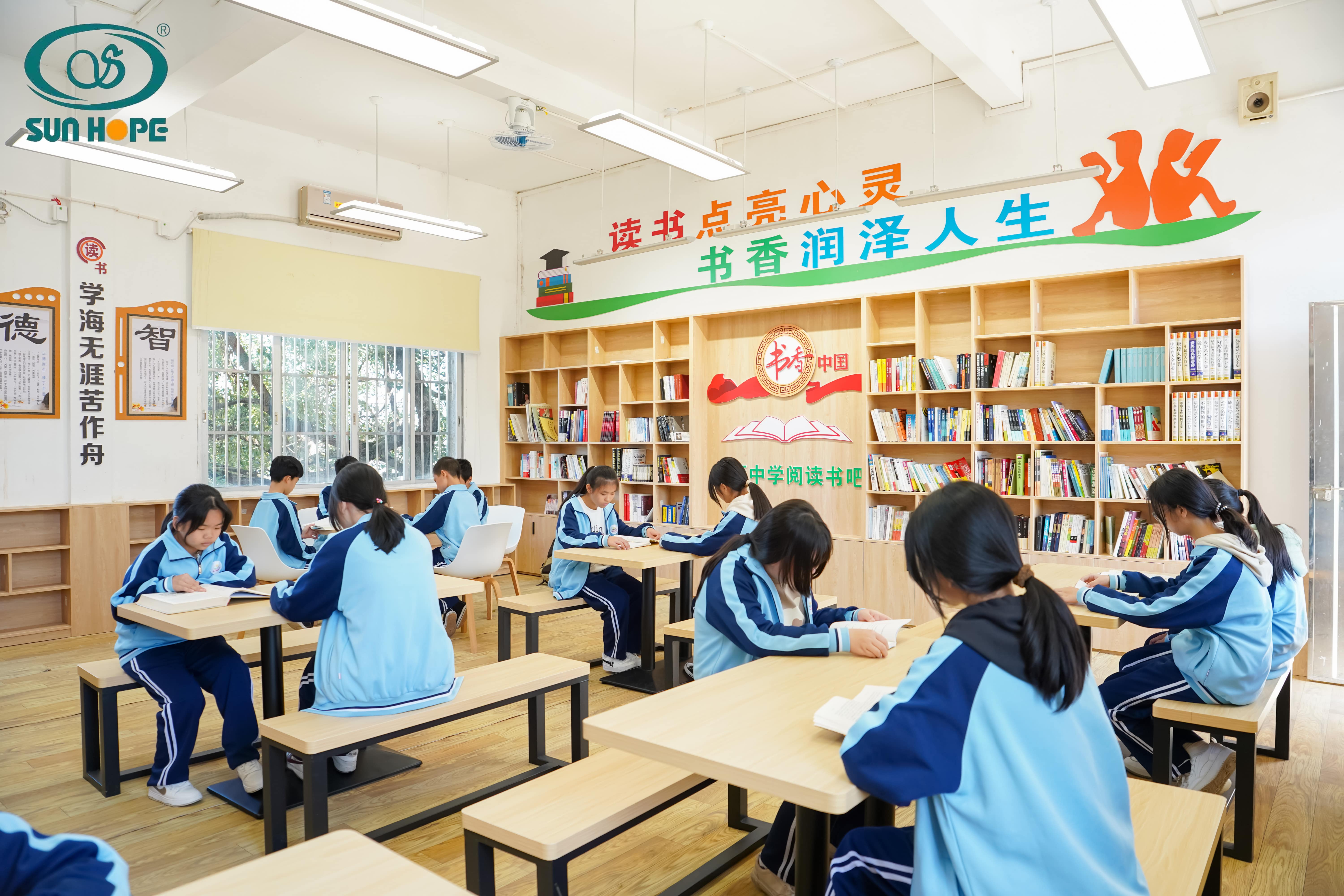 天津高校大学生记者走进完美平台公益小学开展“书香悦读，筑梦成长”活动